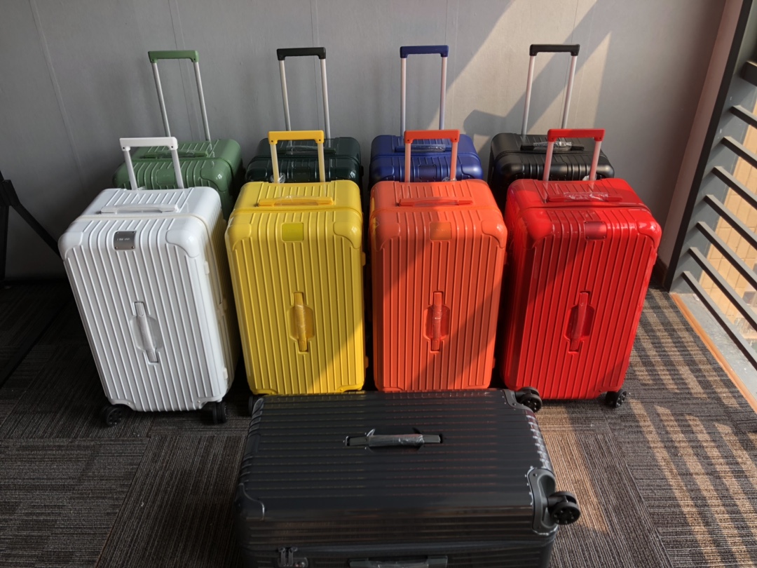 High-Quality RIMOWA RIMOWA Essential Trunk Series PC Suitcase ~ Exporter, Products