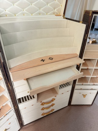 High-Quality Classic Monogram Malle Vaisellier Trunk Cabinet Supplier, Factory
