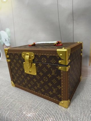 High-Quality Louis Vuitton Jewelry Hard Case – Monogram Canvas with Yellow Interior Suppliers, Factories
