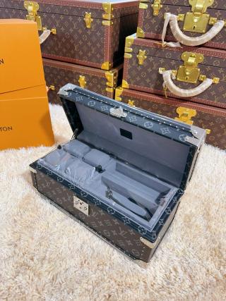 China LV Style Monogram Hard Case Multi-Compartment Accessory Storage Box, Velvet Lined Trunk Product, Service