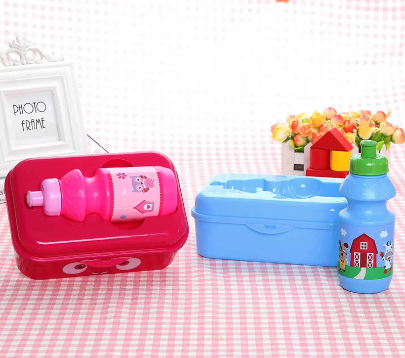 Microwavable lunch box