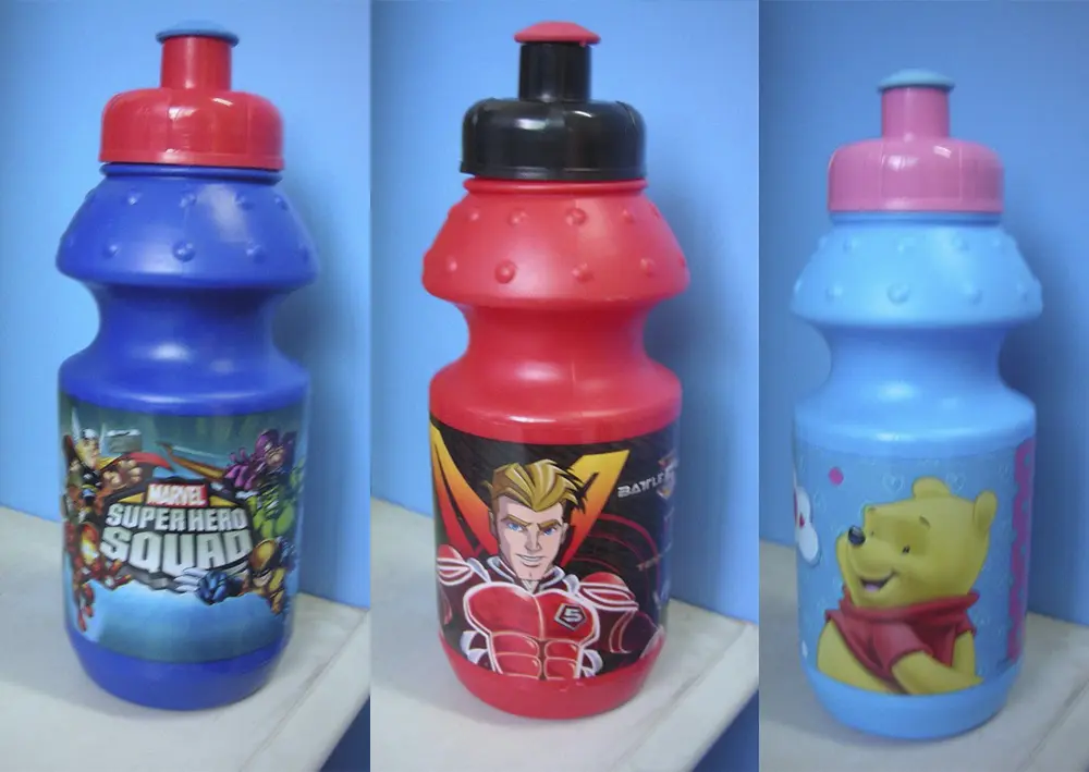 Plastic kids water bottle detail 2