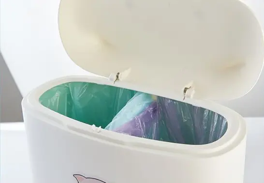 Plastic Trash Can Detail 1