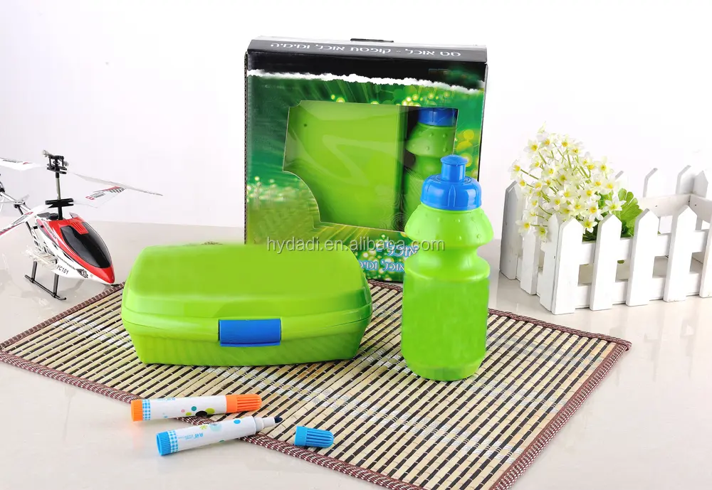 Plastic lunch box details