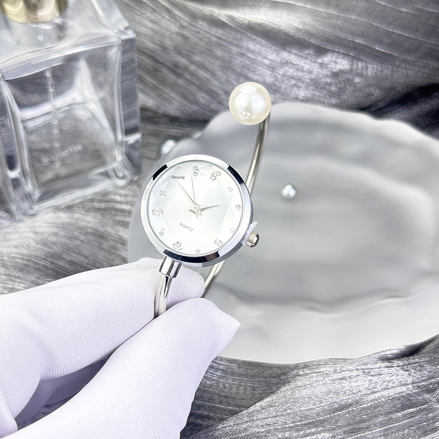 Hot-selling Eco-Friendly Women's Quartz Movement Stainless Steel Band Pearl Watches