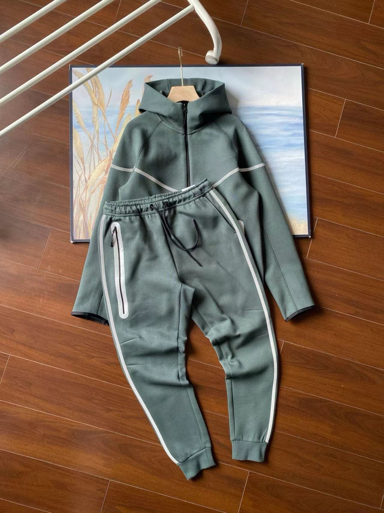 Sportswear Tracksuit 18