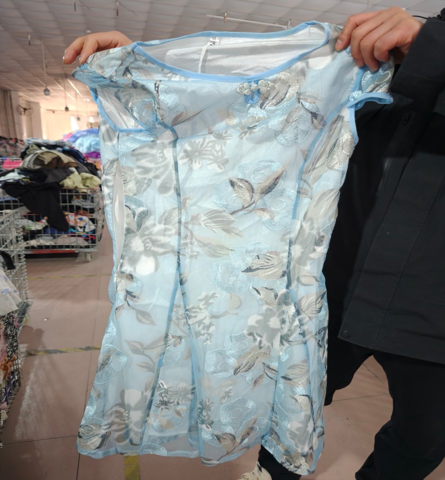 Factory Direct Women's Dress for Festival Celebration New Seasonal Clothes for Summer and Winter Low Price Packaged in Bales