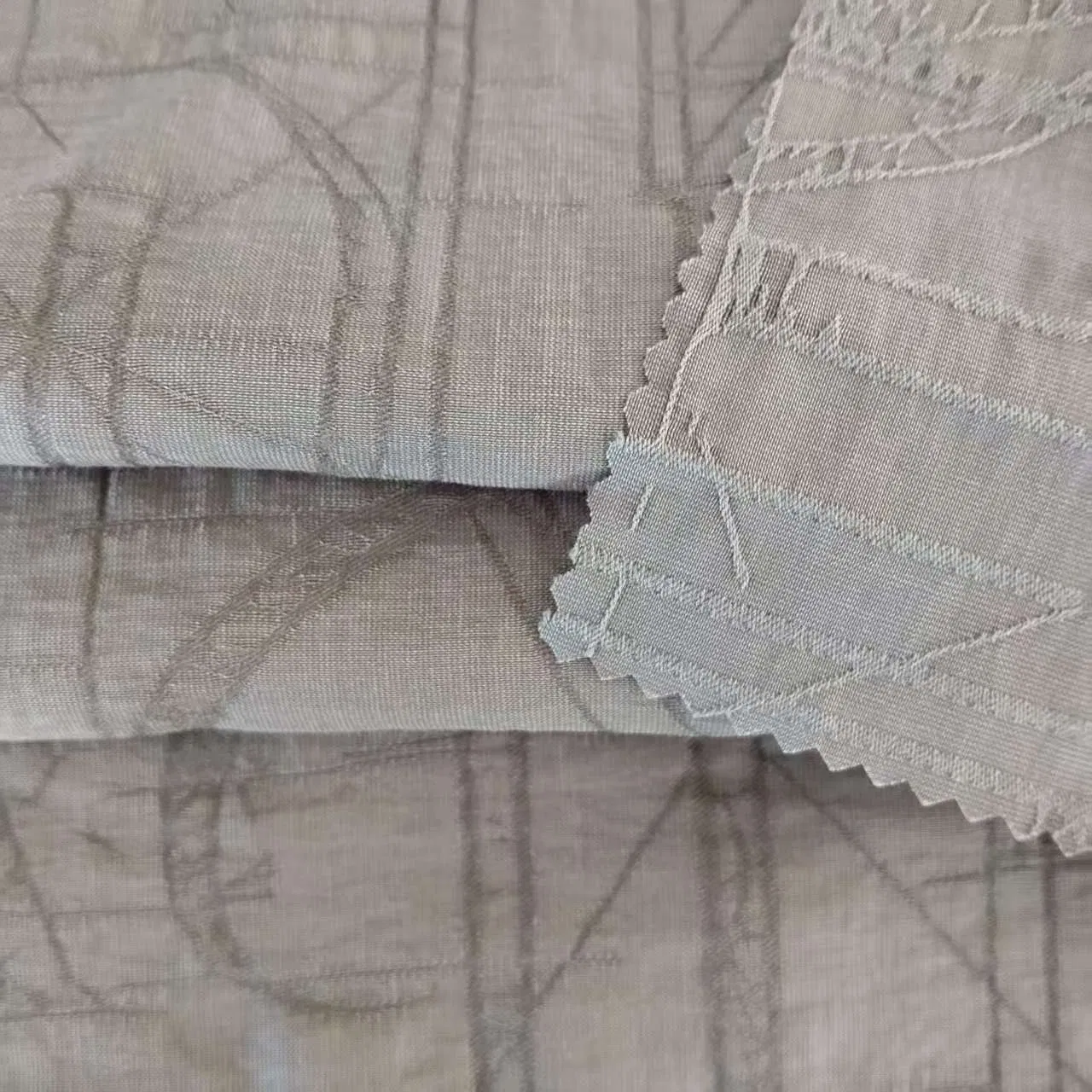 Breathable 18n 82lyocell Woven Fabric for Printed Stylish Fashion Casual Tops &amp; Lightweight Jackets &amp; Resort Wear &amp; Dresses &amp; Skirts