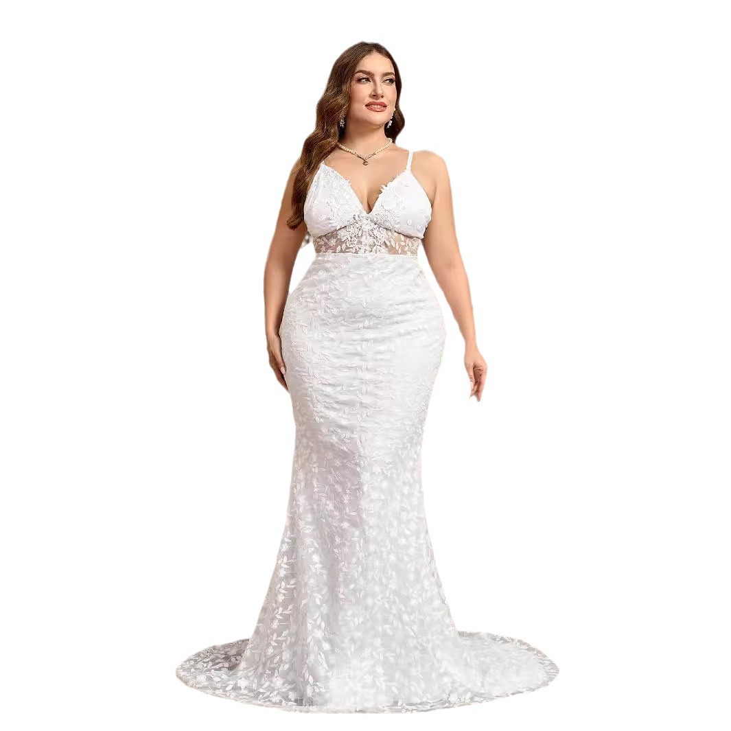 Women's Large-sized Floor-length Outdoor Dress in White with a V-neck and Shoulder Straps It's a Wedding Dress Without Bra