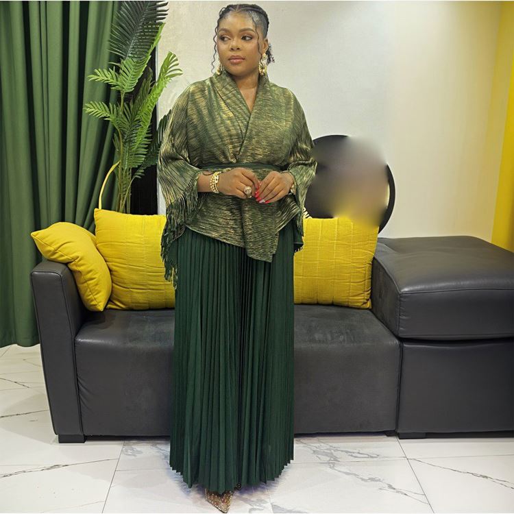 Stylish Muslim Women's Dress Set for Seasonal Trends