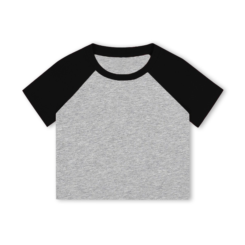 Cropped tshirt model photo 5