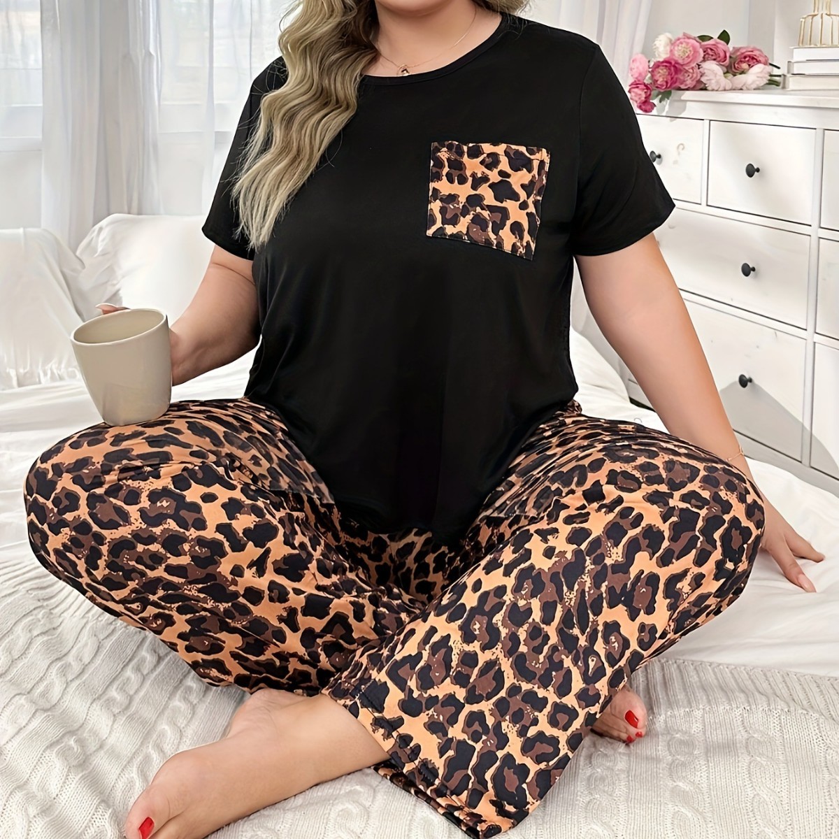 Women's Plus Size Sleepwear Elegant Large Size Pajamas Set Four Seasons T-Shirt and Long Pants Breathable Homewear