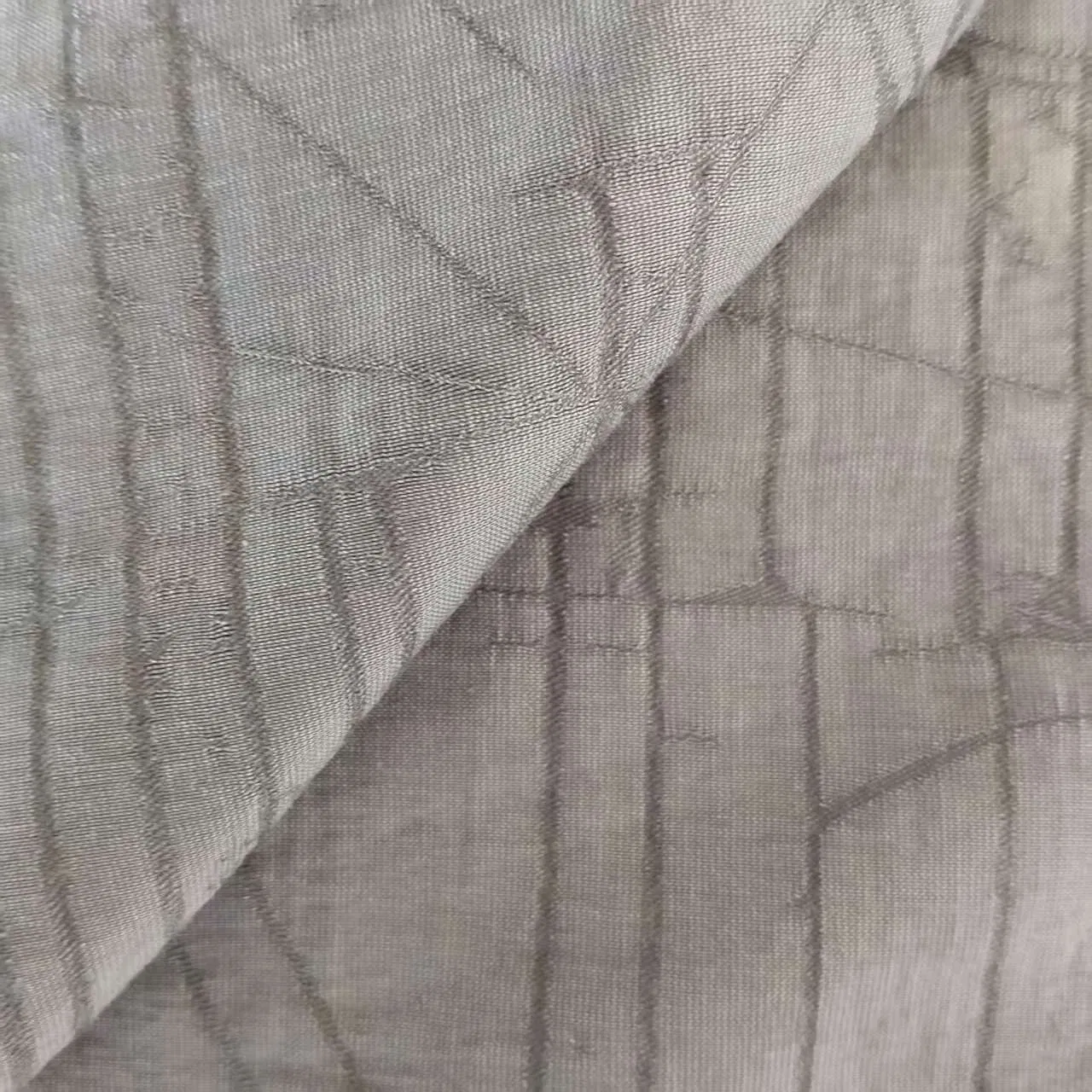 Breathable 18n 82lyocell Woven Fabric for Printed Stylish Fashion Casual Tops &amp; Lightweight Jackets &amp; Resort Wear &amp; Dresses &amp; Skirts
