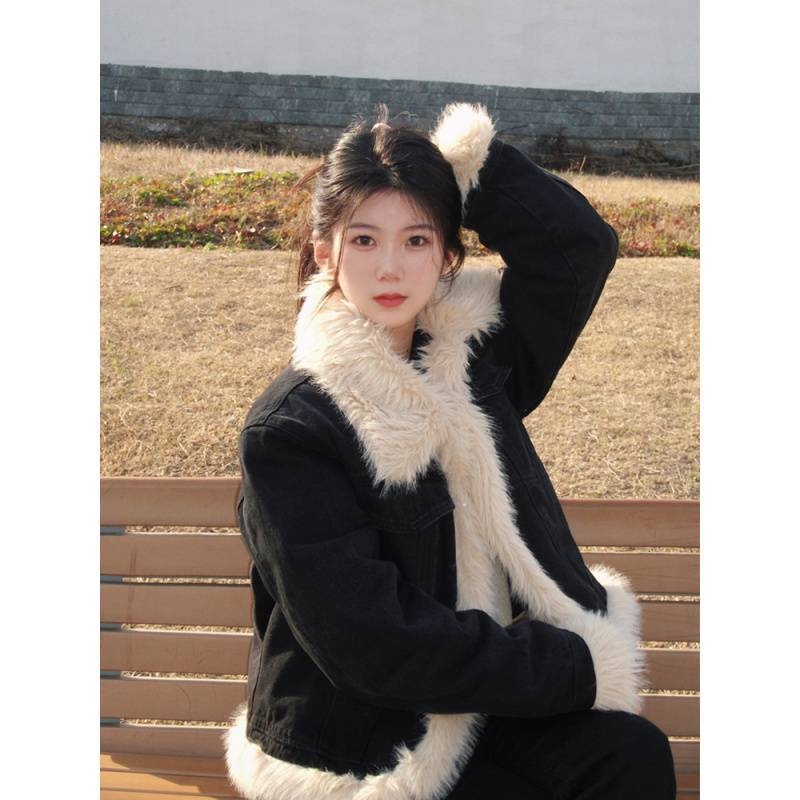 Women's New Design Street Lamb Plush Outwear Denim Splicing Fur Top Thickened Cotton Trench for Autumn Winter Short Style