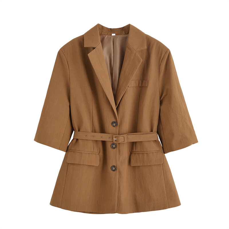 A New Autumn Women's Collection Featuring a Short-sleeved blazer with a Belt and Wide Shorts in Solid Colors for a Stylish Look
