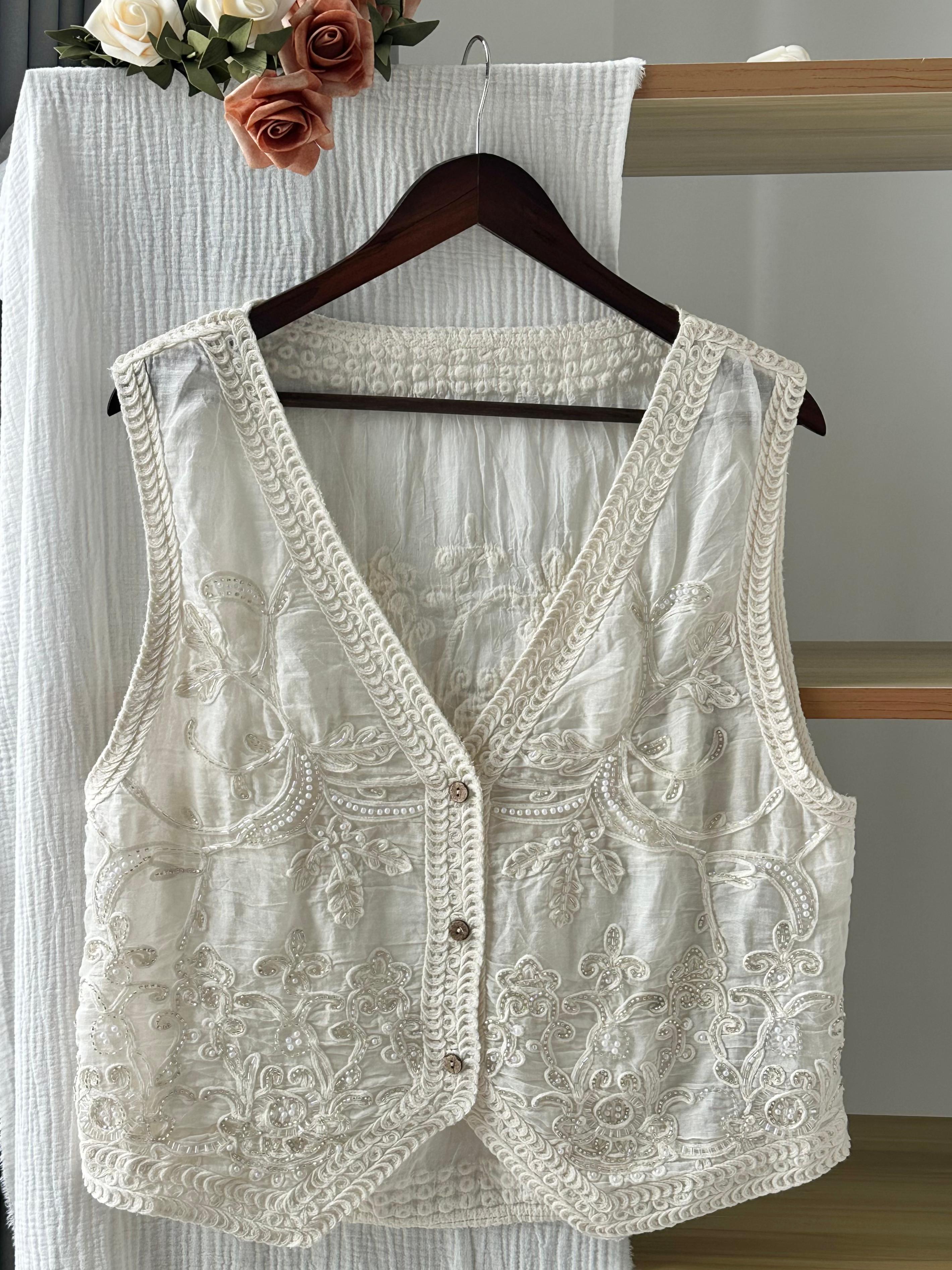 Factory Direct Sale Women's Casual Regular Hollow-out Back Heart Water-soluble Knitted Fabric Embroidery Outerwear V-neck
