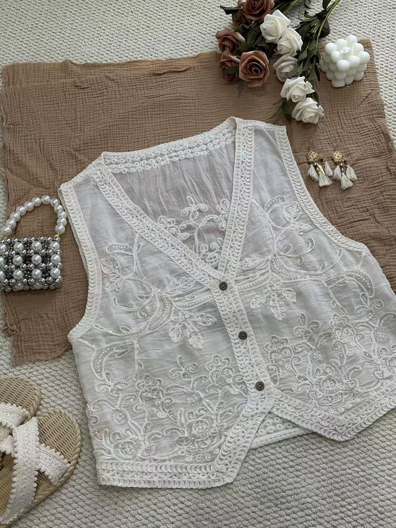 Factory Direct Sale Women's Casual Regular Hollow-out Back Heart Water-soluble Knitted Fabric Embroidery Outerwear V-neck
