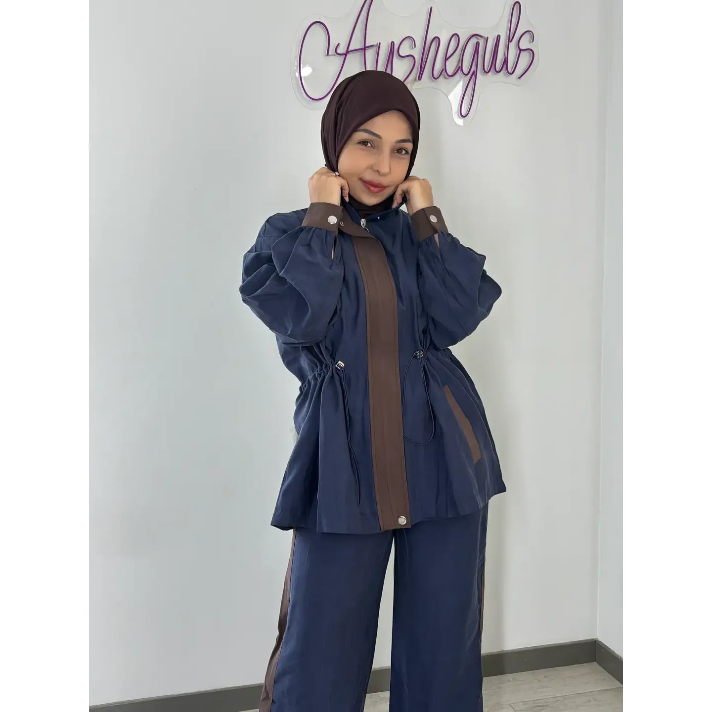 Women's Navy Blue Seasonal Suit Set with Gathered Waist and Coffee Trim