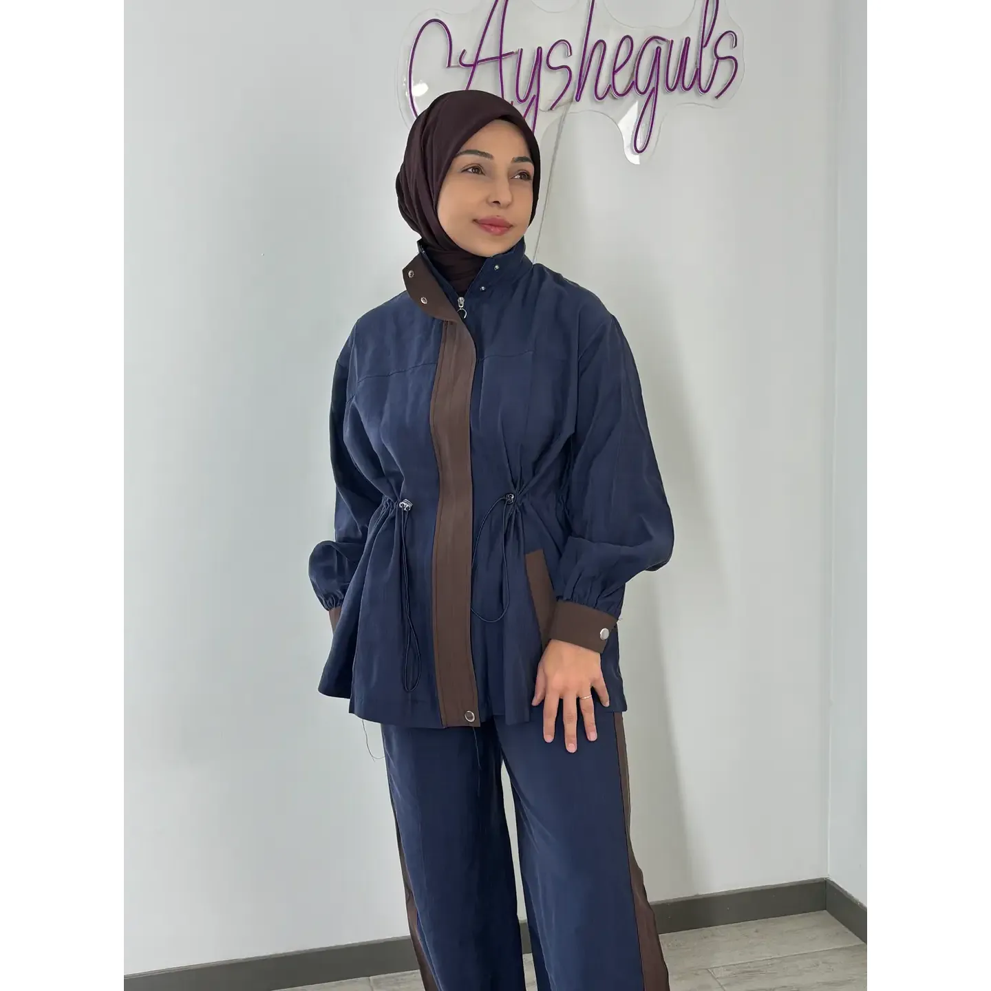 Women's Navy Blue Seasonal Suit Set with Gathered Waist and Coffee Trim