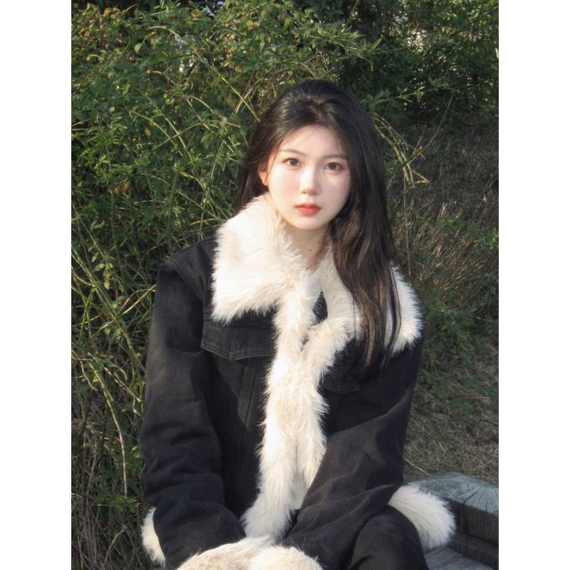 Women's New Design Street Lamb Plush Outwear Denim Splicing Fur Top Thickened Cotton Trench for Autumn Winter Short Style