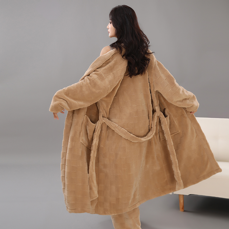 Bathrobe Style Display 4