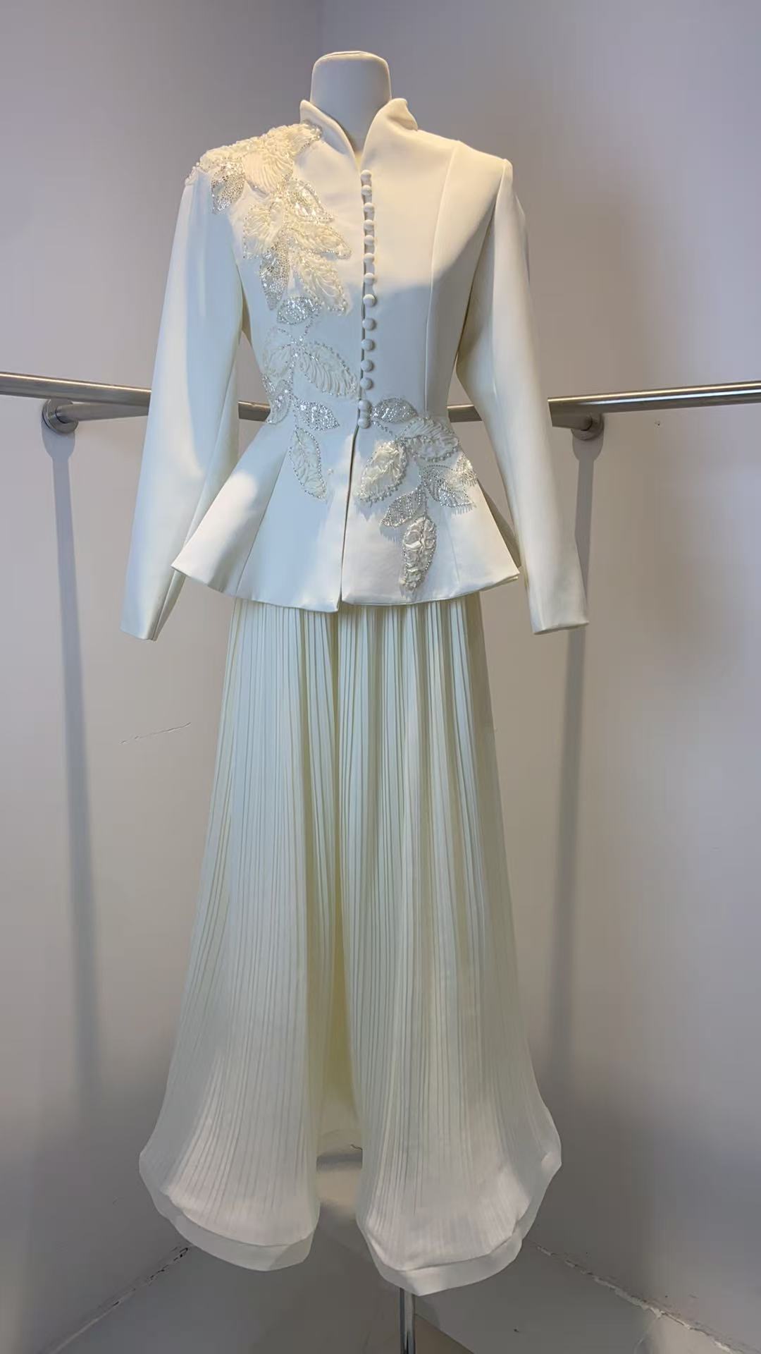 Ready to Ship Muslim Women's Modest Sequined Embroidery Beaded V Neck Ankle Length Slim Fit Long Sleeve Single Breasted Elegant