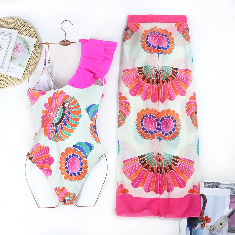 2023 Custom Made European Plus Size Beach Resort Wear for Older Women