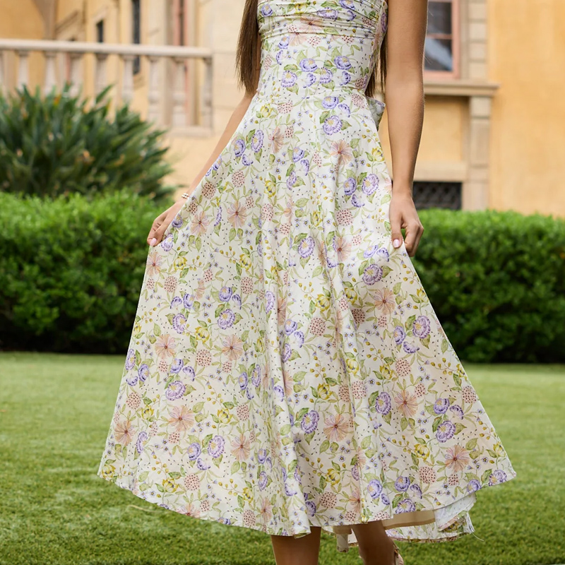 OEM Elegant Women's Sleeveless Floral Chiffon Dress Slim Fit Pearl Halter Modest &amp; Sexy Casual Swing for Vacation Pleated