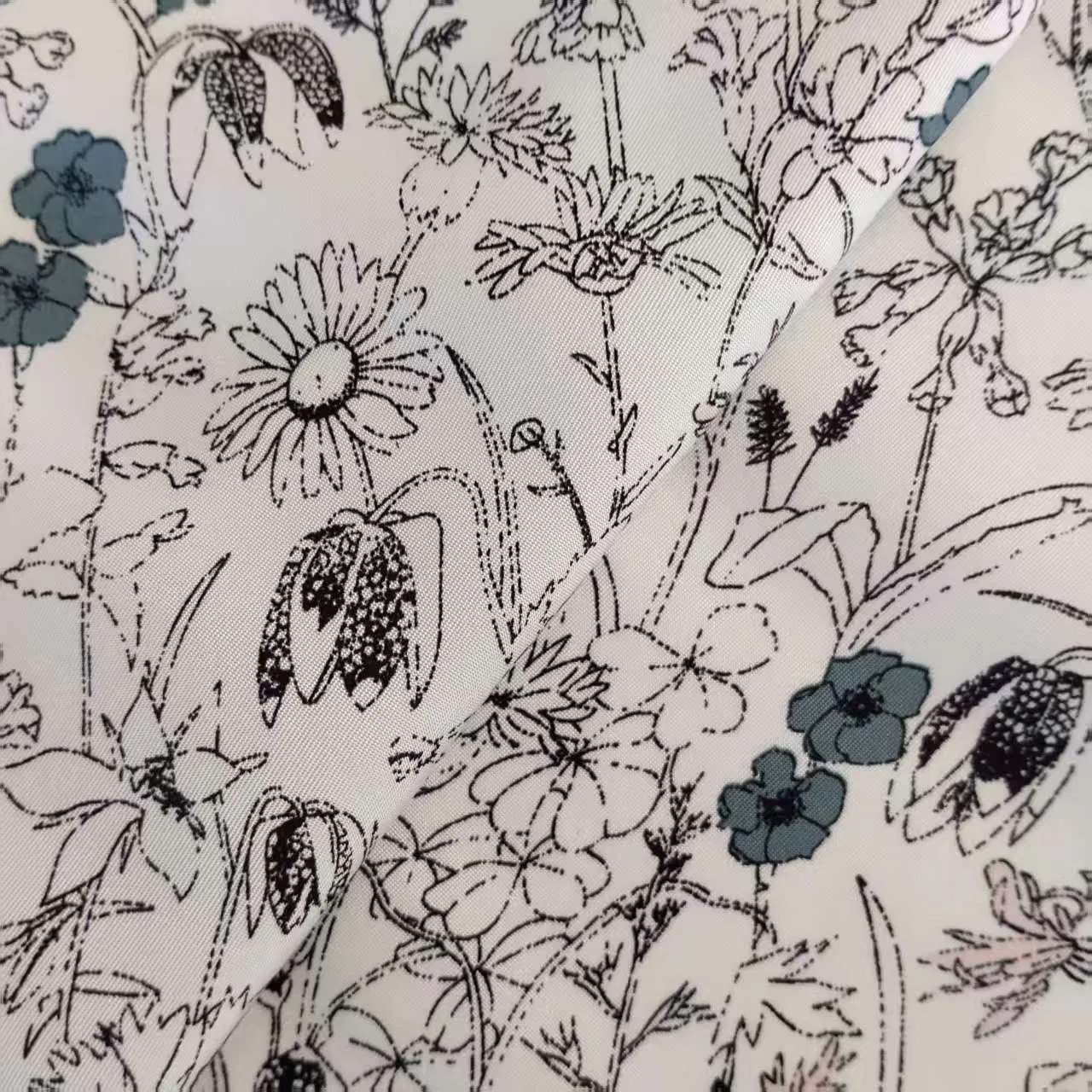 Artistic Hand-Drawn Style Floral Print on Viscose Fabric, 137cm Cuttable Width for Designer Dresses and Resort Wear