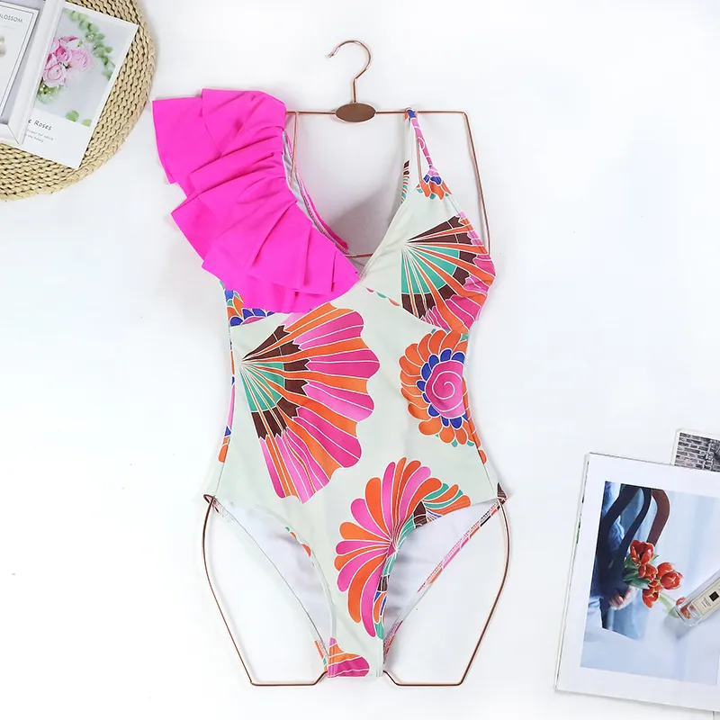 2023 Custom Made European Plus Size Beach Resort Wear for Older Women