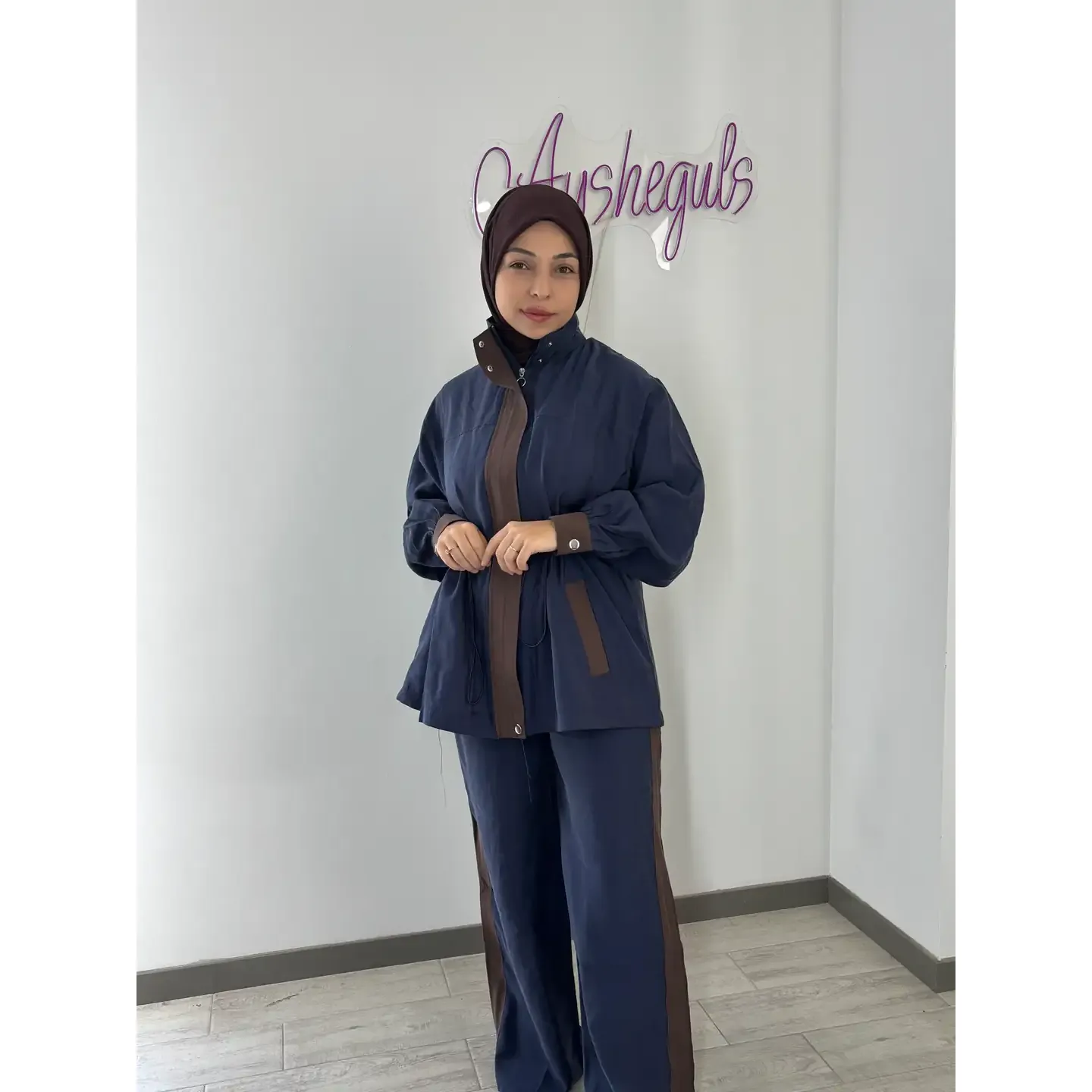 Women's Navy Blue Seasonal Suit Set with Gathered Waist and Coffee Trim