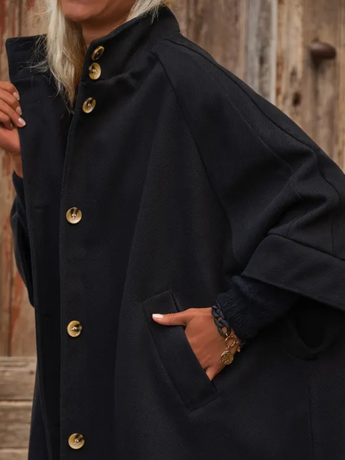 Autumn Retro Style Long-Line Lapel Outerwear for Plus-Size Women Casual Design with Button Decoration Top