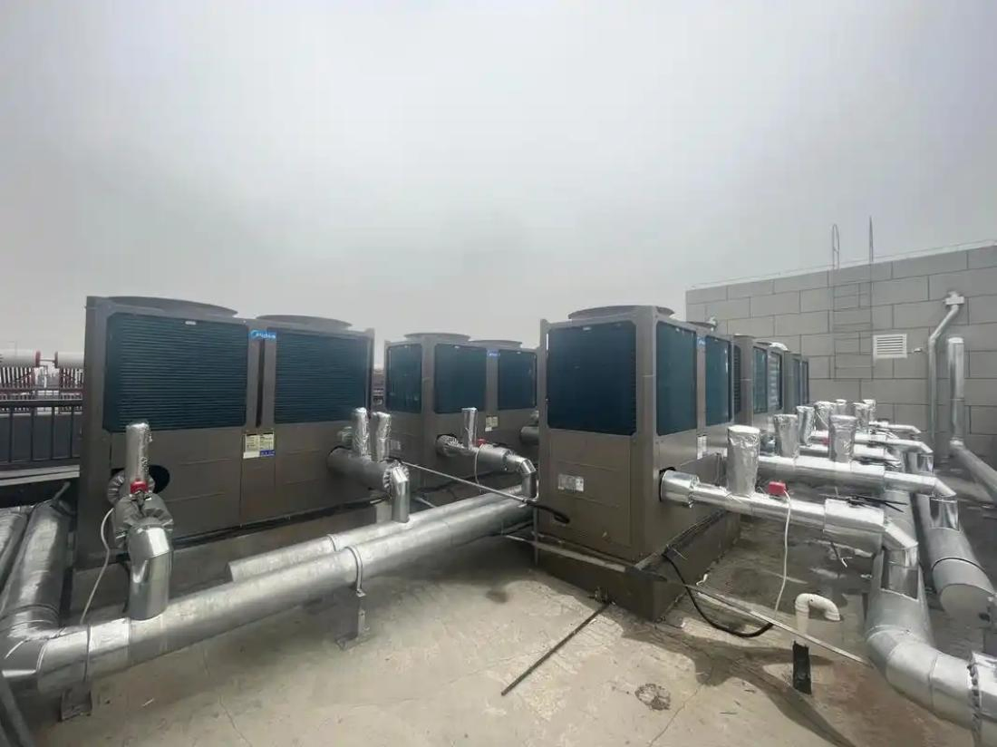 Sistema modular de enfriador central de alta capacidad, estable y a prueba de cortocircuitos