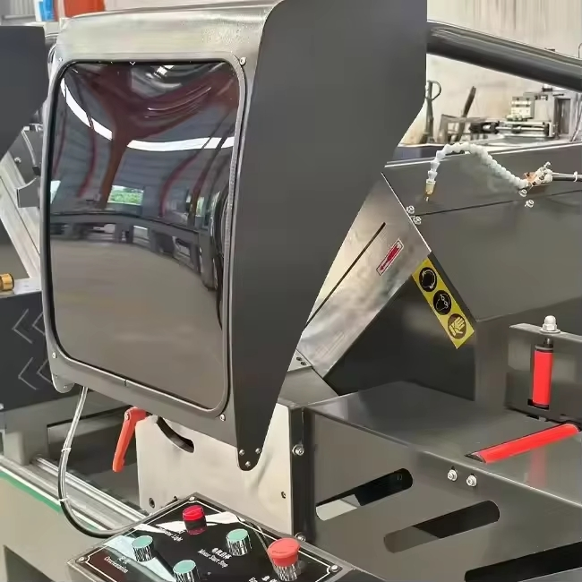 Sistema Avanzado de Corte de Aluminio CNC para la Fabricación de Ventanas