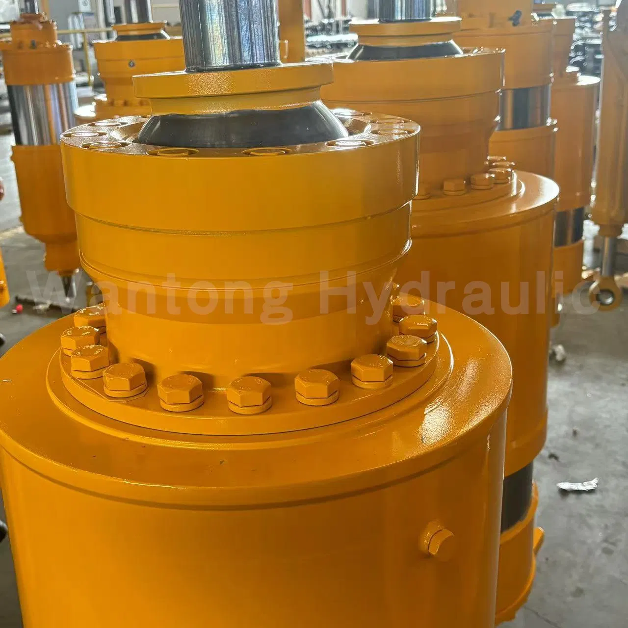 Sistema de suspensión hidro-pneumática ajustable con cilindro hidráulico e sistema inteligente integrado para camiones de volquete de carrocería ancha