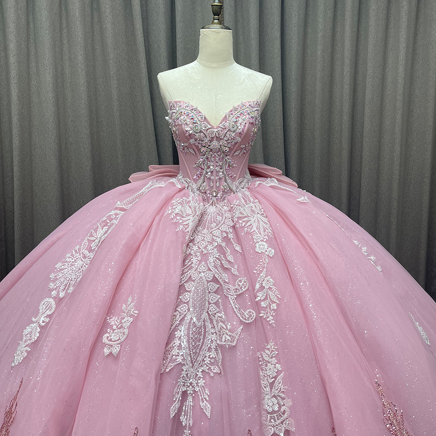 Beautiful Pink Ball Gown Off-Shoulder Beaded Quinceanera Dress for Girls Floor-Length Chapel Train Lace Evening Dress Vintage
