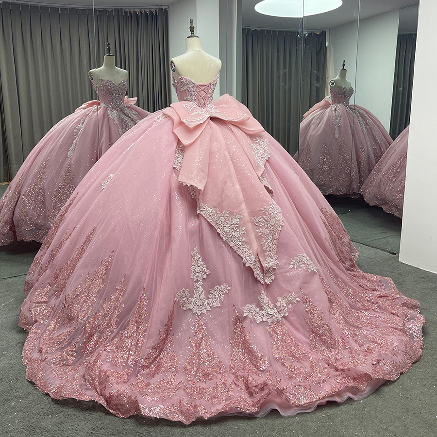 Beautiful Pink Ball Gown Off-Shoulder Beaded Quinceanera Dress for Girls Floor-Length Chapel Train Lace Evening Dress Vintage