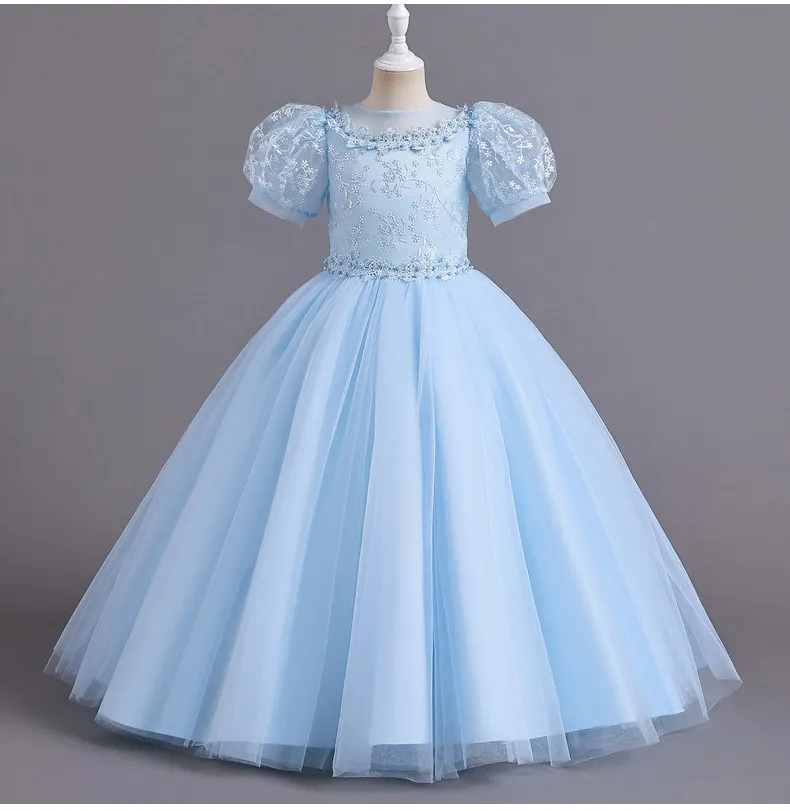 Girl Dress Detail 1