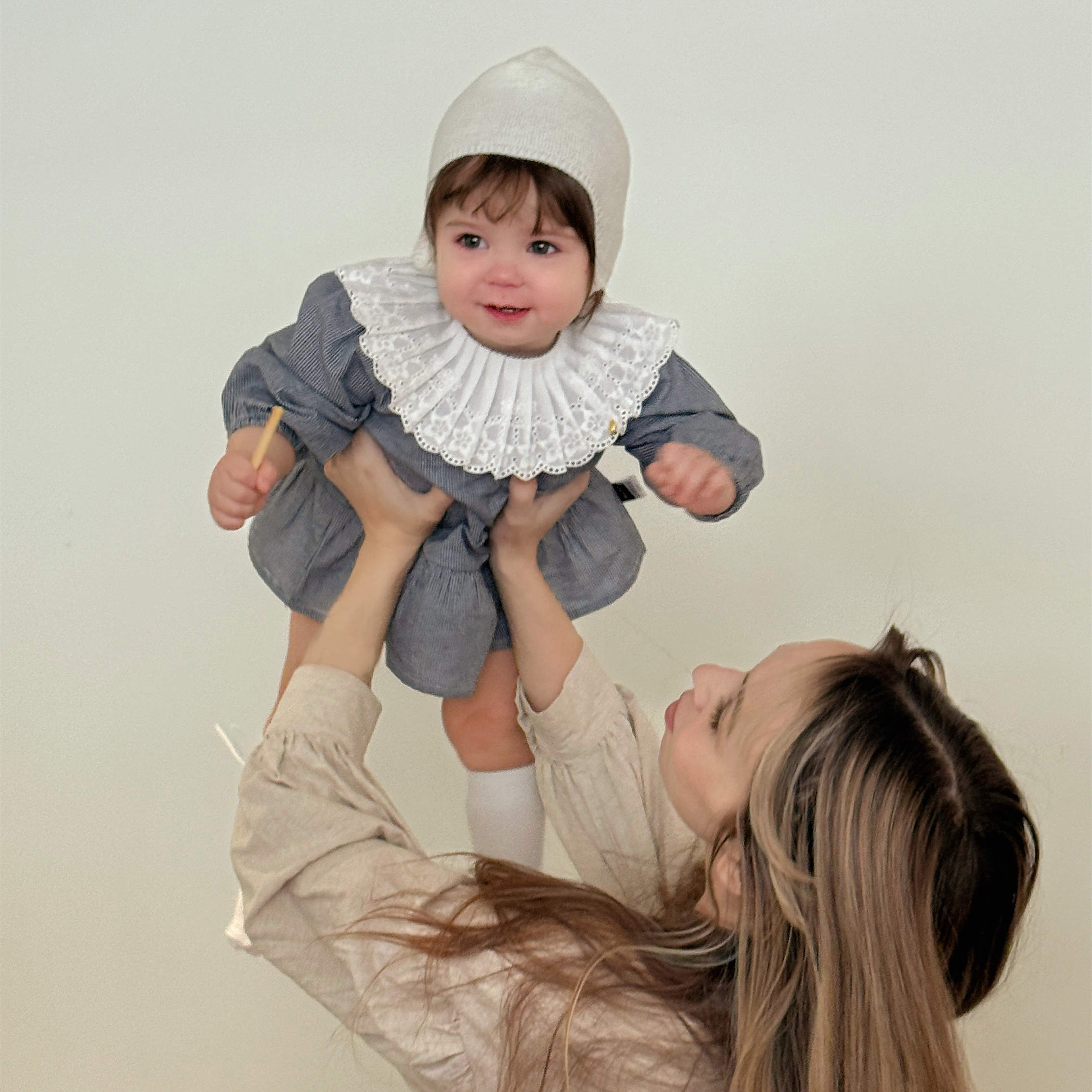 Vintage Plaid Baby Girl Dress With Lace Ruffle Collar Long Sleeve Infant Casual Outfit With Matching Knit BonnetToddler