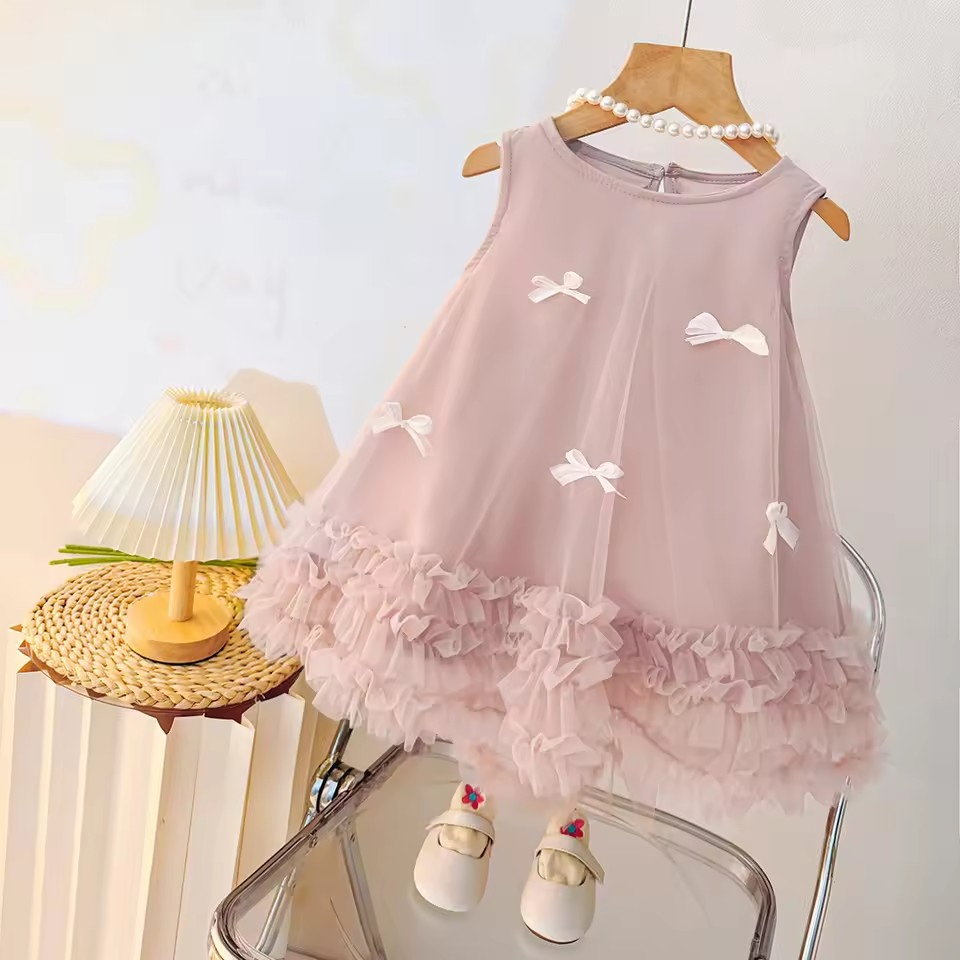 High-Quality Girls' Mesh Bow Dress. High-Quality Sleeveless Princess Tank Dress for Fashion Parties. Fashionable Party Style with Gift Box. Clothing