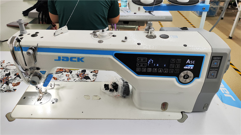 High Grade Sewing Machine Station