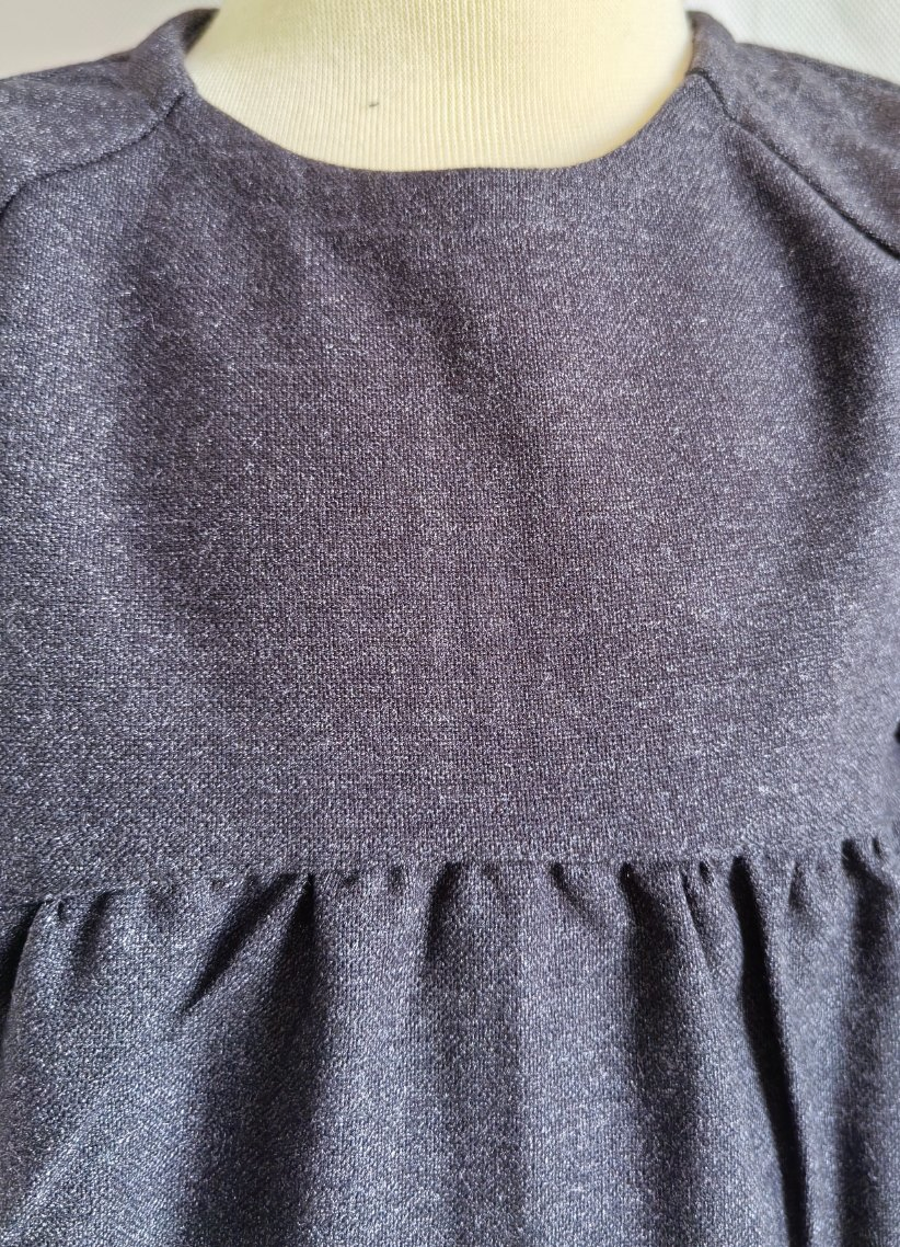 Girls' Chic Long-Sleeve Dress Featuring Beautiful Embroidery Design