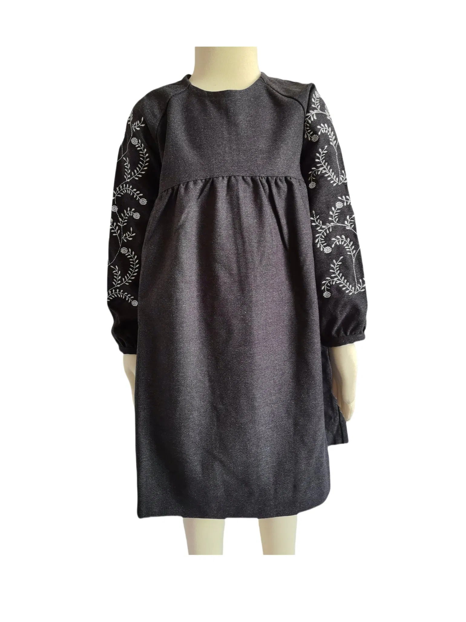 Girls' Chic Long-Sleeve Dress Featuring Beautiful Embroidery Design