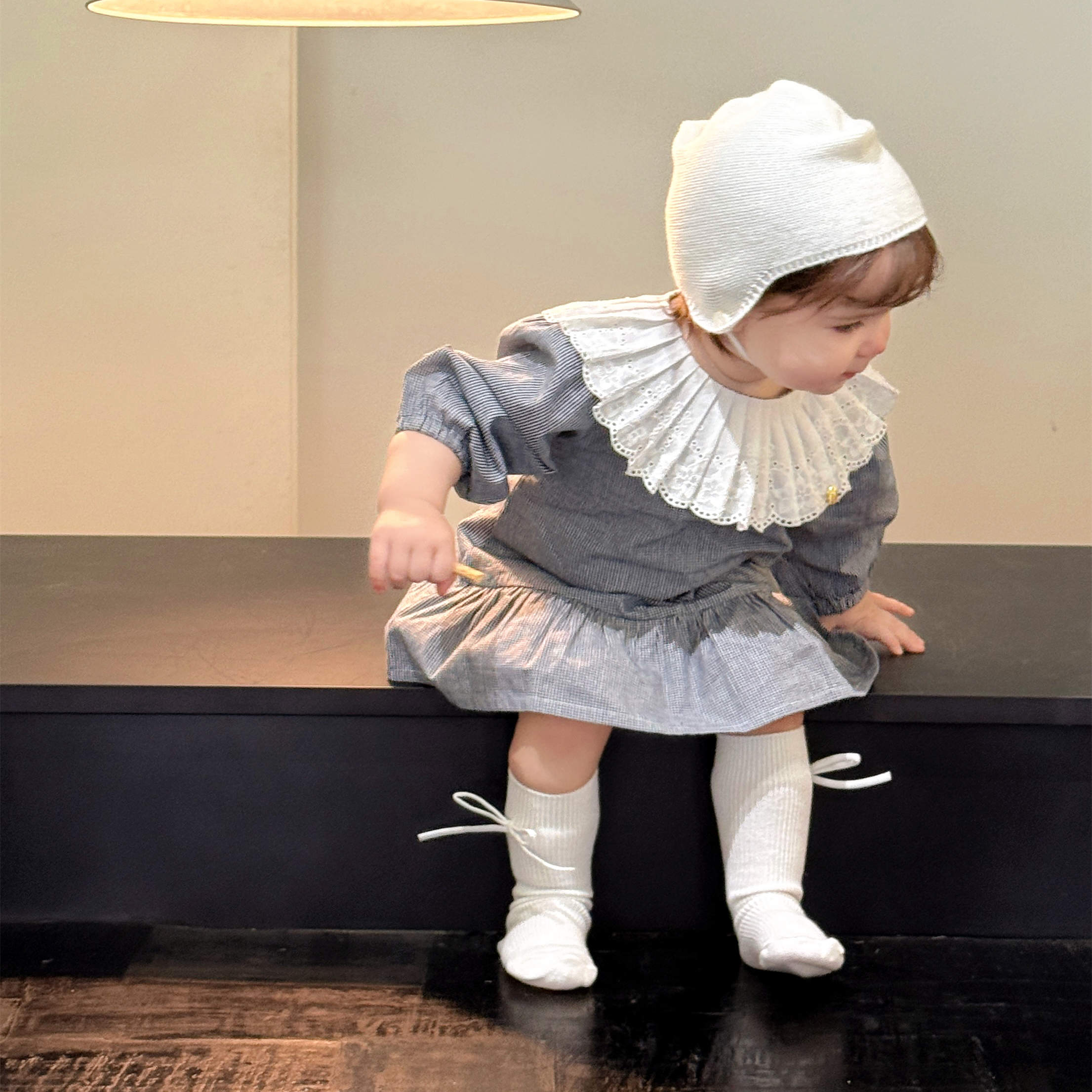 Vintage Plaid Baby Girl Dress With Lace Ruffle Collar Long Sleeve Infant Casual Outfit With Matching Knit BonnetToddler
