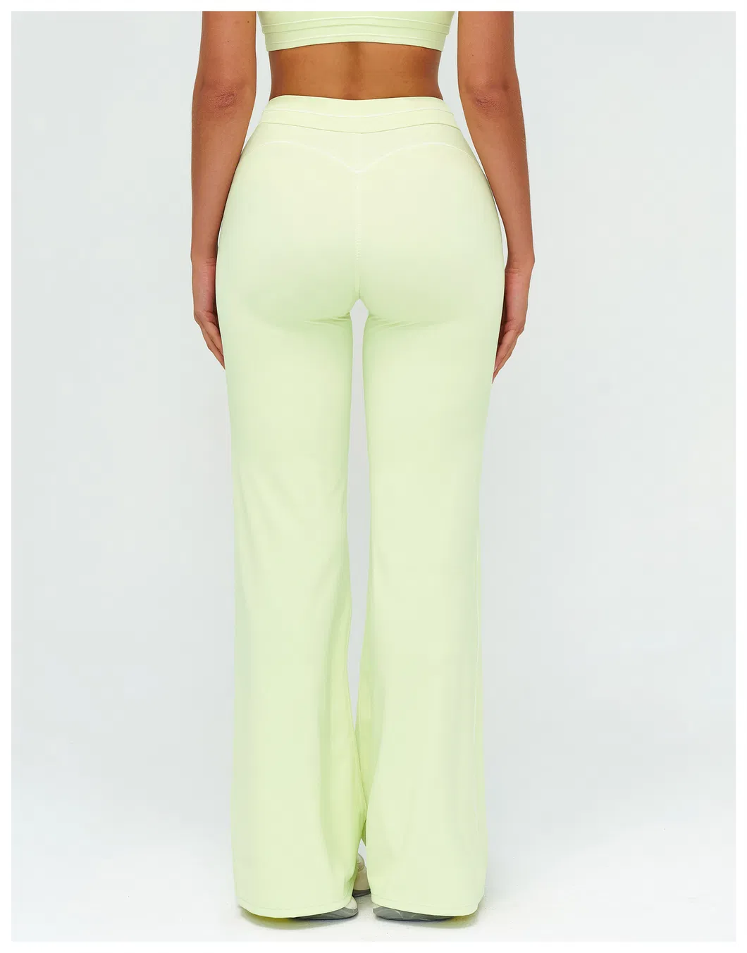 Presentación de pantalones de yoga