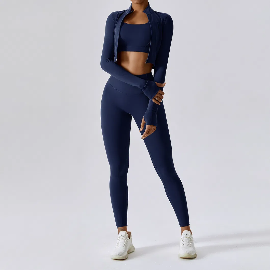 Conjunto de ropa de yoga para mujer: chaqueta corta, sujetador deportivo y leggings para el gimnasio