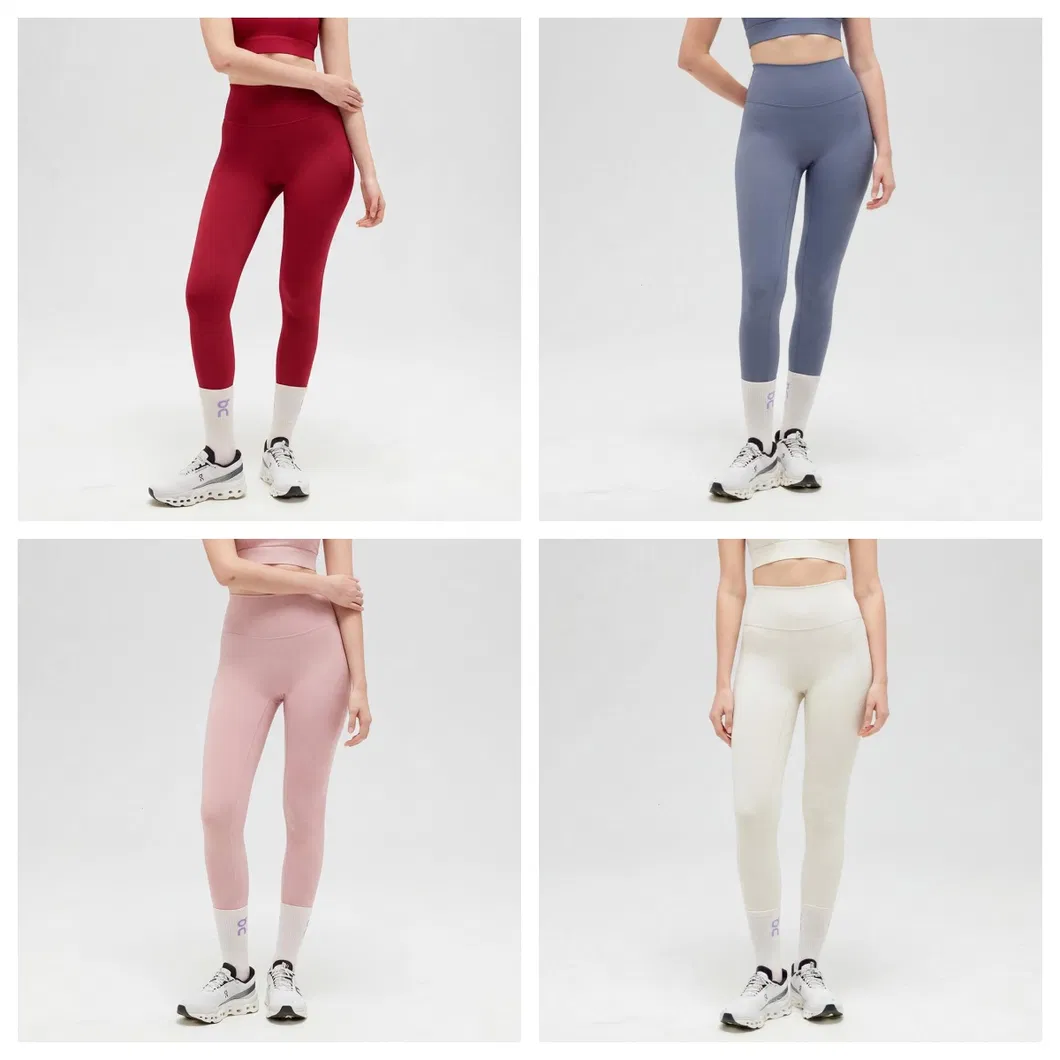 Mallas de yoga de nylon y spandex de sensación nude al por mayor, personalización de color y logo, pantalones de fitness transpirables y anti-fricción