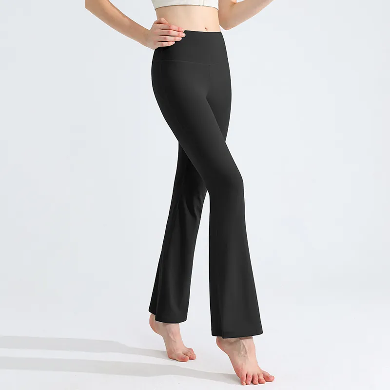 Pantalones de yoga de cintura alta para realzar la forma de los glúteos