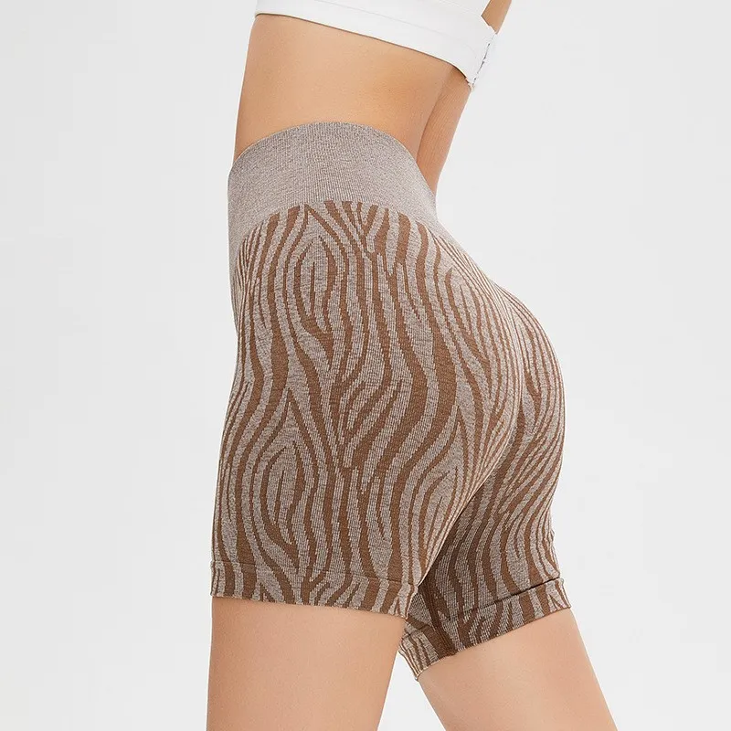 Pantalón corto de yoga de secado rápido con estampado de leopardo sin costuras