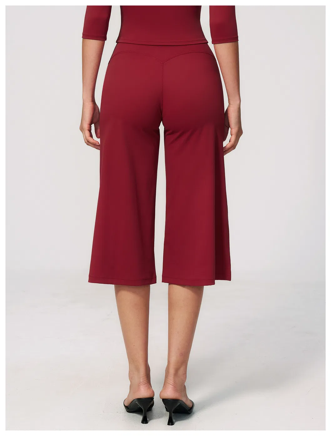 Pantalones capri deportivos de mujer personalizados al por mayor con logo, de cintura alta y pierna ancha